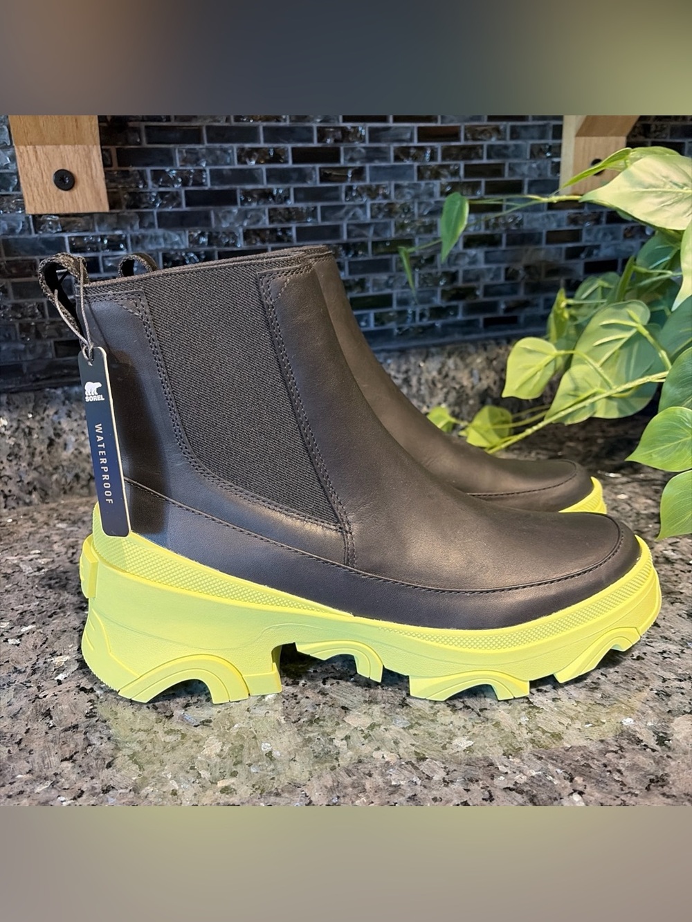 NWT Sorel Waterproof Leather Brex Chelsea Boot Black Green Size 11 Chunky Rave